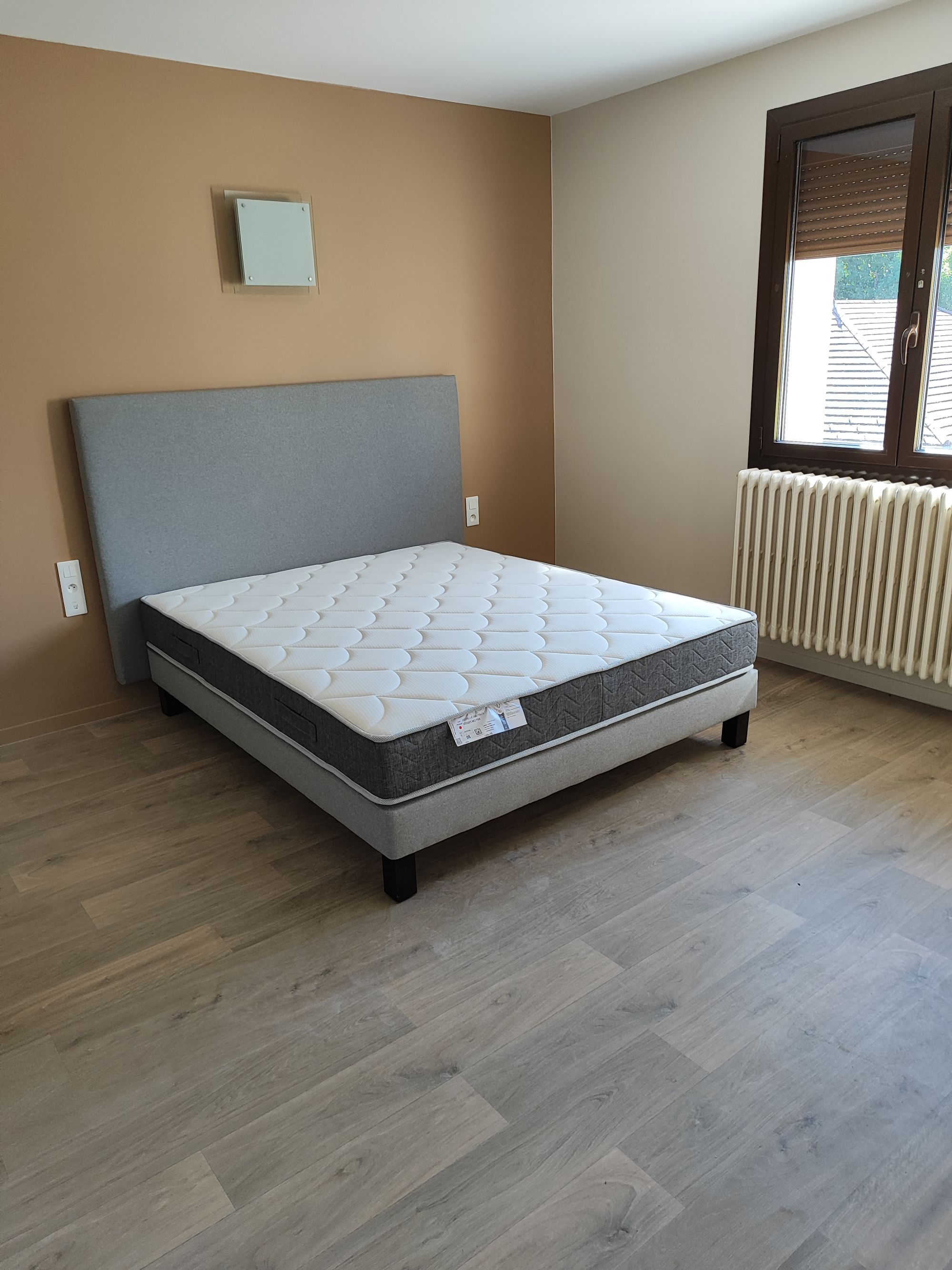 20251102141415_Chambre_N_4_1er_tage_2000x2667