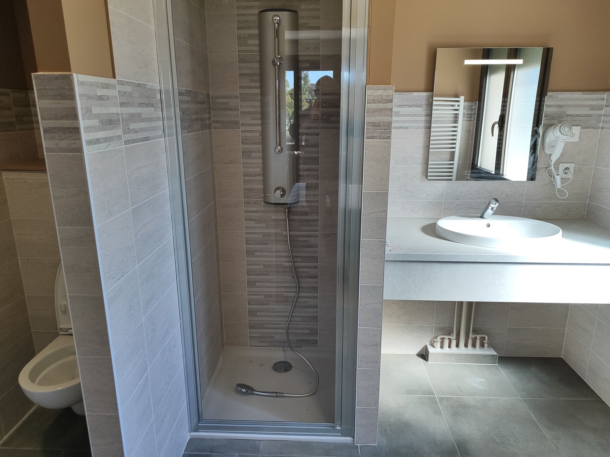 20251102141839_Salle_de_bain_Chambre_N_4_2000x1500